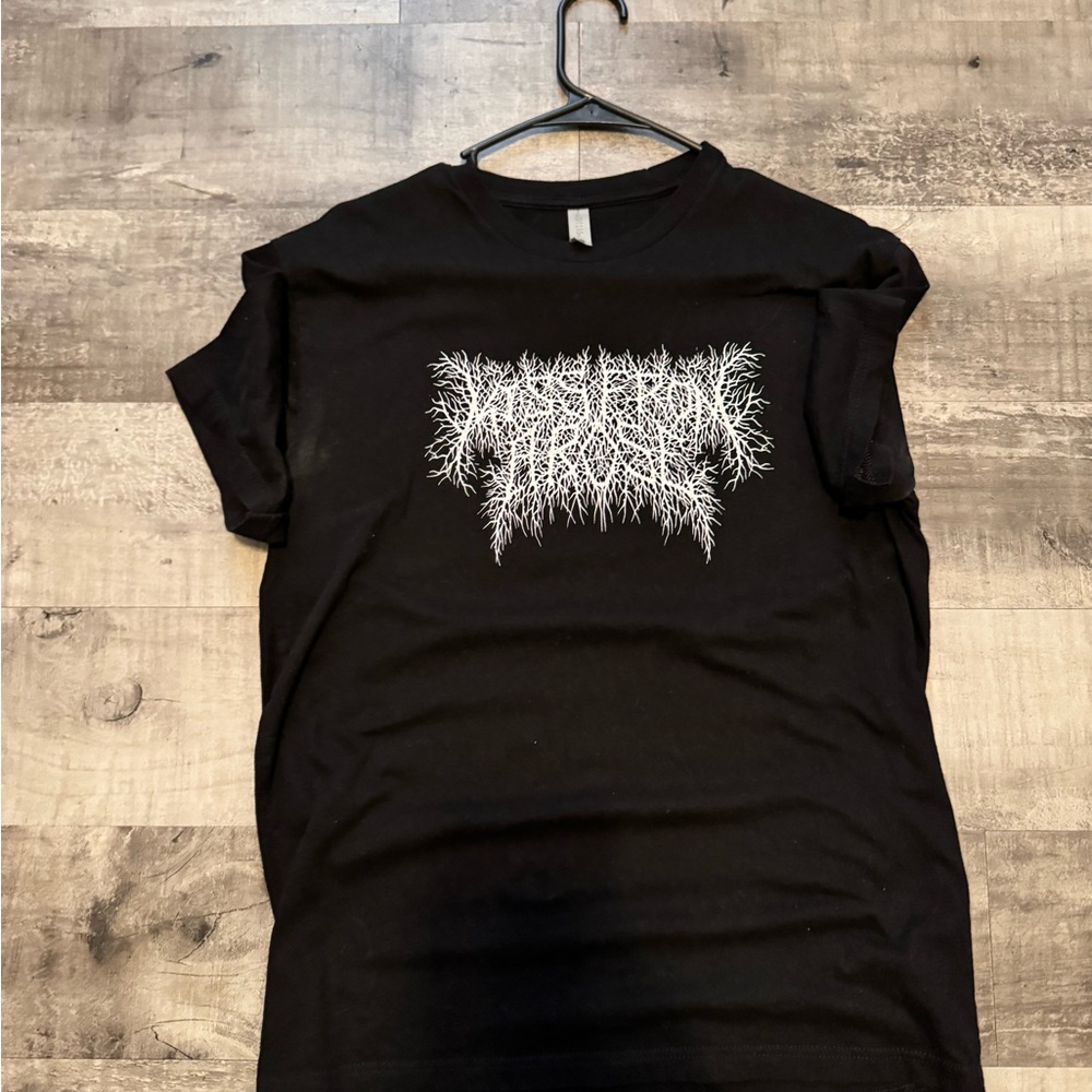BAND GRAPHIC TEE